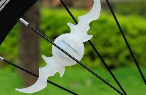 BEAST LAMPKA LED NAKŁADKA NA SZPRYCHY DO ROWERU - nietoperz BEAST LAMPKA LED NAKŁADKA NA SZPRYCHY DO ROWERU - nietoperz