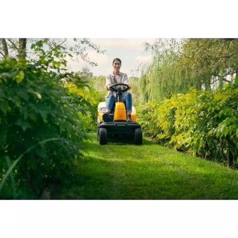 Stiga Zestaw promocyjny Traktor akumulatorowy Swift 372e 3x7,5 Ah + 1x5 Ah + pojedyncza ładowarka Stiga Zestaw promocyjny Traktor akumulatorowy Swift 372e 3x7,5 Ah + 1x5 Ah + pojedyncza ładowarka