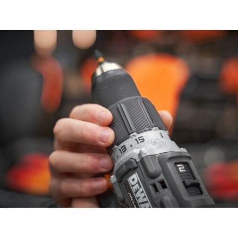 DEWALT WIERTARKO-WKRĘTARKA AKUMULATOROWA UDAROWA 18V XR 2*5.0AH. DEWALT WIERTARKO-WKRĘTARKA AKUMULATOROWA UDAROWA 18V XR 2*5.0AH.
