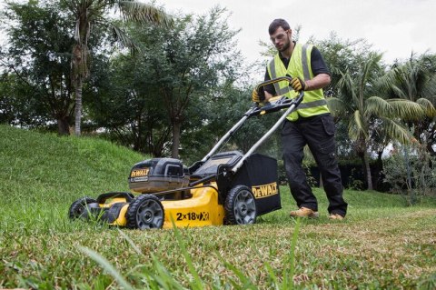 DEWALT KOSIARKA DO TRAWY AKUMULATOROWA 48CM 2*18V 0*AH DEWALT KOSIARKA DO TRAWY AKUMULATOROWA 48CM 2*18V 0*AH