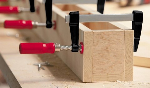 BESSEY ŚCISK ŚRUBOWY STOLARSKI LEKKI 300/50MM. BESSEY ŚCISK ŚRUBOWY STOLARSKI LEKKI 300/50MM.