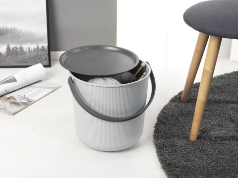 UN WIADRO Z POKRYWĄ 10L. AKITA UN WIADRO Z POKRYWĄ 10L. AKITA