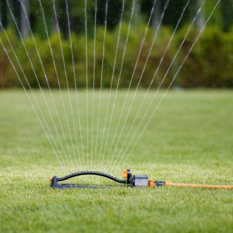 FISKARS ZRASZACZ WAHADŁOWY, METALOWA PODSTAWA FISKARS ZRASZACZ WAHADŁOWY, METALOWA PODSTAWA