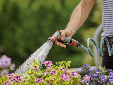 GARDENA COMFORT PISTOLET ZRASZAJĄCY BALKONOWY GARDENA COMFORT PISTOLET ZRASZAJĄCY BALKONOWY