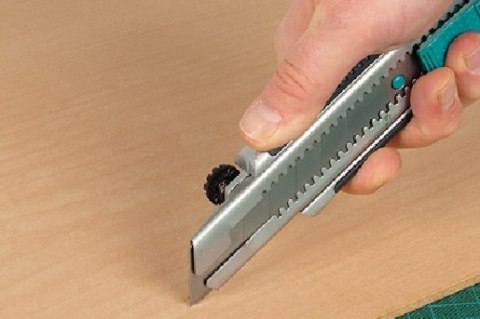 WOLFCRAFT NÓŻ PROFESJONALNY Z ODŁAMYWANYM OSTRZEM 25MM WOLFCRAFT NÓŻ PROFESJONALNY Z ODŁAMYWANYM OSTRZEM 25MM