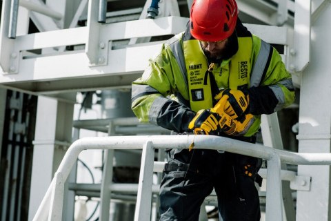DEWALT PILARKA SZABLOWA AKUMULATOROWA 18V XR 2*5.0AH TSTAK DEWALT PILARKA SZABLOWA AKUMULATOROWA 18V XR 2*5.0AH TSTAK
