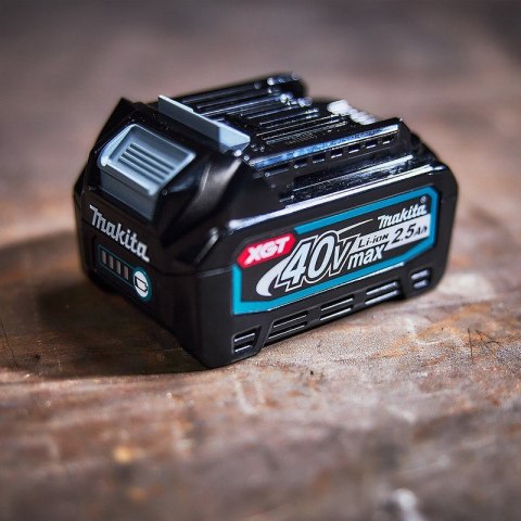 MAKITA AKUMULATOR BL4025 XGT 40V MAX 2.5 AH MAKITA AKUMULATOR BL4025 XGT 40V MAX 2.5 AH
