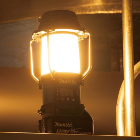 MAKITA ODBIORNIK RADIOWY Z LATARKĄ 18V AM/FM MAKITA ODBIORNIK RADIOWY Z LATARKĄ 18V AM/FM