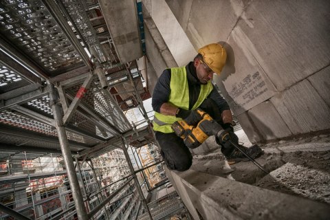 DEWALT MŁOTOWIERTARKA 54V SDS-PLUS XR 2*6.0AH DEWALT MŁOTOWIERTARKA 54V SDS-PLUS XR 2*6.0AH