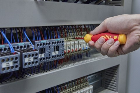 WIHA WKRĘTAK Z MAGAZYNKIEM BITÓW POCKETMAX ELECTRIC, 4 BITY WIHA WKRĘTAK Z MAGAZYNKIEM BITÓW POCKETMAX ELECTRIC, 4 BITY