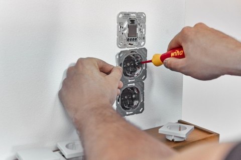 WIHA WKRĘTAK Z MAGAZYNKIEM BITÓW POCKETMAX ELECTRIC, 4 BITY WIHA WKRĘTAK Z MAGAZYNKIEM BITÓW POCKETMAX ELECTRIC, 4 BITY