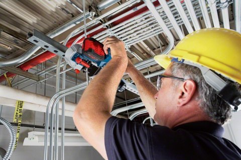 BOSCH PIŁA TAŚMOWA AKUMULATOROWA GCB 18V-63 0*AH. BOSCH PIŁA TAŚMOWA AKUMULATOROWA GCB 18V-63 0*AH.