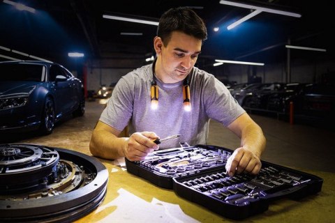 NEO LATARKA NA SZYJE 300LM 2W+2W NEO LATARKA NA SZYJE 300LM 2W+2W