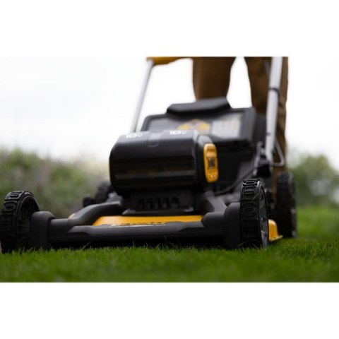DEWALT KOSIARKA DO TRAWY AKUMULATOROWA 53CM 2*18V 0*AH DEWALT KOSIARKA DO TRAWY AKUMULATOROWA 53CM 2*18V 0*AH