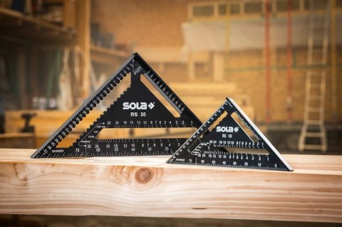 SOLA KĄTOWNIK UNIWESRSALNY RS 18 CM SOLA KĄTOWNIK UNIWESRSALNY RS 18 CM