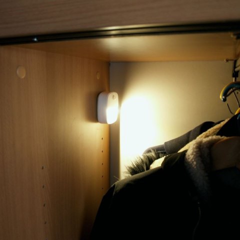 BEAST Lampka nocna z czujnikem ruchu 3 LED samoprzylepny 3xAAA BEAST Lampka nocna z czujnikem ruchu 3 LED samoprzylepny 3xAAA