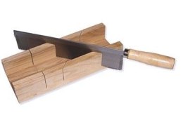 BEAST PIŁA RĘCZNA Z KORYTKIEM UKOŚNICA 250 mm