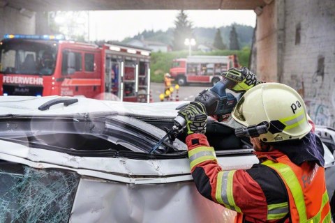 BOSCH PIŁA SZABLASTA AKUMULATOROWA GSA 18V-32 0*AH BOSCH PIŁA SZABLASTA AKUMULATOROWA GSA 18V-32 0*AH