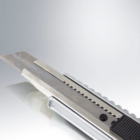 Bituxx Zestaw 10 noży aluminiowych do cięcia + 10 sztuk wymiennych ostrz Bituxx Zestaw 10 noży aluminiowych do cięcia + 10 sztuk wymiennych ostrz